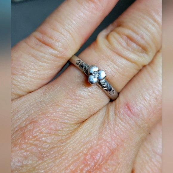 925 Silver Flower Ring - Picture 1 of 6